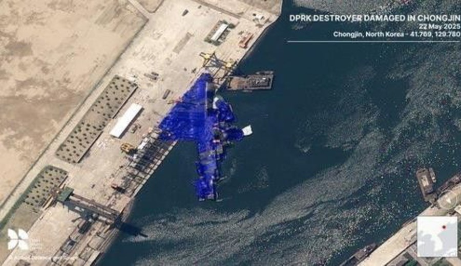 imagen de Las imágenes vía satélite muestran el destructor norcoreano volcado en el astillero