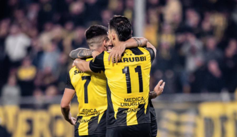 imagen de Peñarol venció 2-0 a Plaza Colonia y lleva once partidos sin perder
