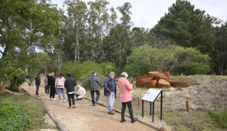 imagen de Se realizó la presentación pública del Sendero de la Memoria en el Parque Roosevelt