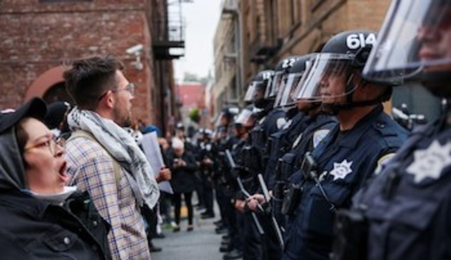 imagen de La Policía de Los Ángeles ordenó la evacuación del centro de la ciudad y prohibió las reuniones públicas