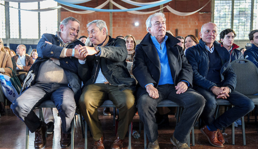 imagen de Entre abucheos, Delgado fue electo presidente del directorio blanco por 18 votos sobre Javier García