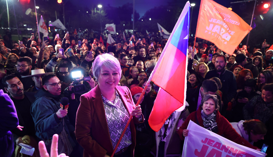 imagen de Chile: La comunista Jeannette Jara gana con el 60,5%, escrutados 77,5% de los votos, y representará al oficialismo