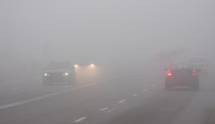 imagen de Niebla en las calles: el mal uso de las balizas y otros cuatro errores comunes al conducir con baja visibilidad