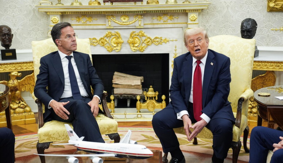 imagen de Trump amenaza a Putin: "paz en 50 días o aranceles del 100%"