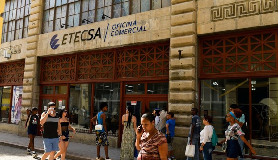 imagen de El régimen cubano aumentó un 5.000% su recaudación gracias al tarifazo de la empresa estatal de telecomunicaciones