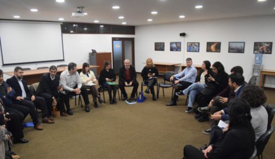 imagen de AEBU: Partícipes de la discusión