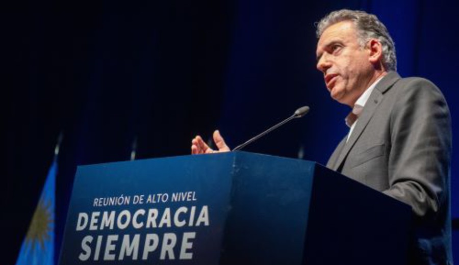 imagen de Orsi en Chile: la democracia es una herramienta y no un fin en sí misma