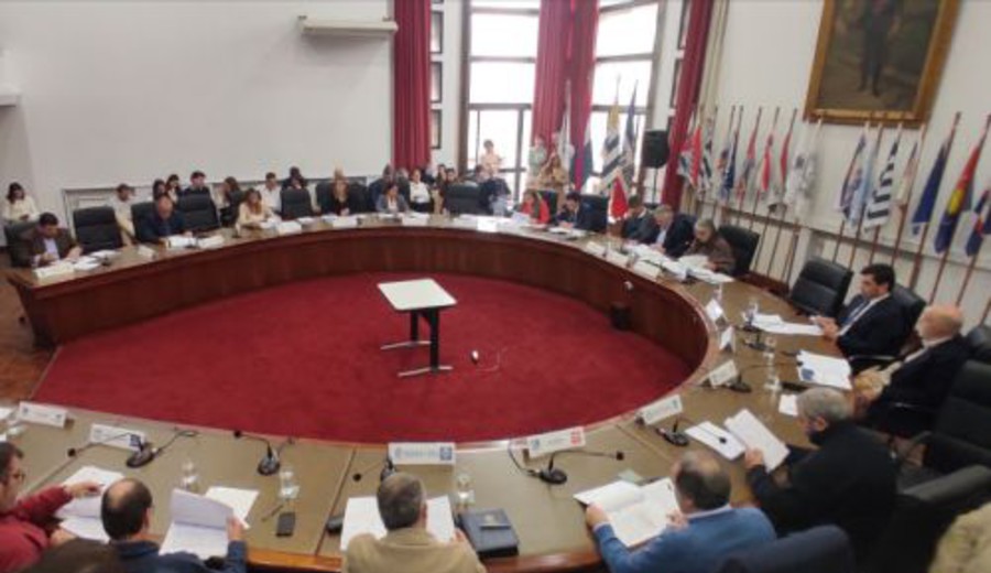 imagen de Congreso de Intendentes en sesión permanente por presupuesto