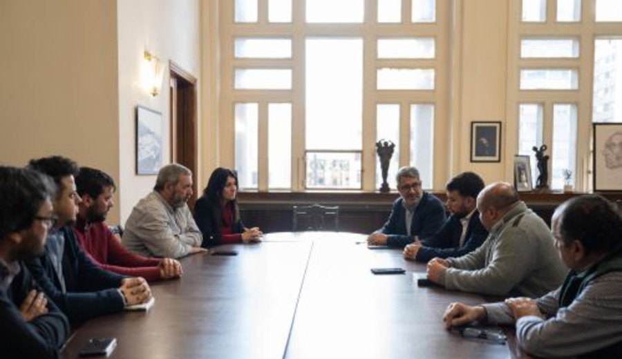 imagen de Bergara dialoga con coordinadores de la Junta de Montevideo