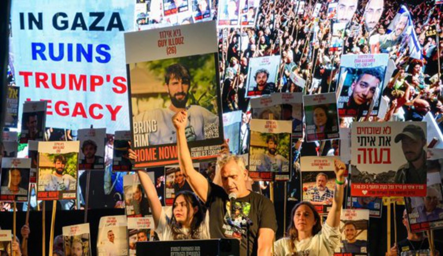 imagen de Familiares de los rehenes establecen un "campamento de protesta" con alambre de espino en Tel Aviv