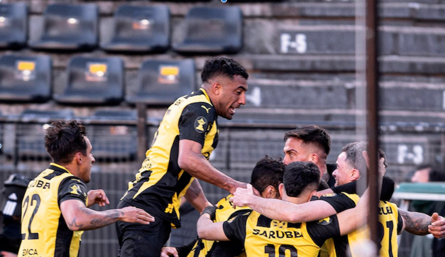 imagen de Peñarol goleó 3-0 a Nacional en el Campeón del Siglo