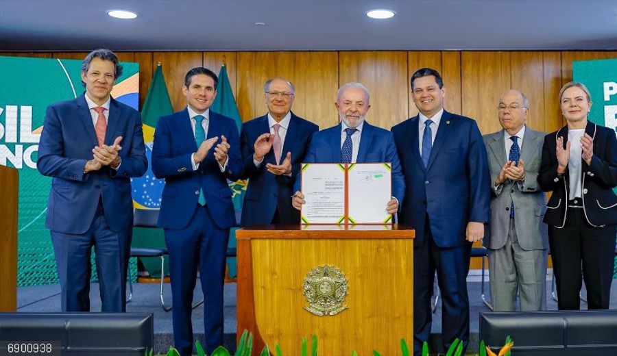 imagen de Lula anuncia 4.700 millones de euros en créditos para empresas afectadas por los aranceles de Trump