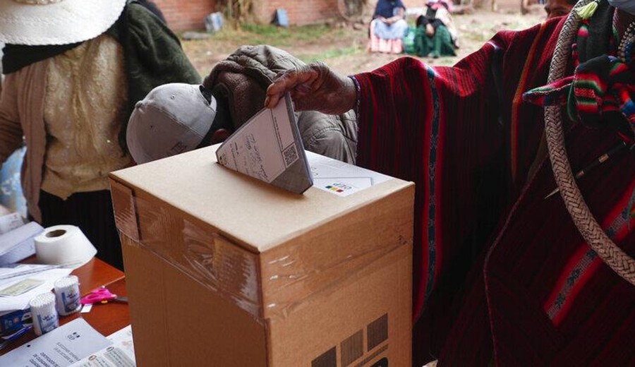 imagen de Bolivia: cerraron los comicios y arranca el recuento con dos candidatos de derecha como favoritos