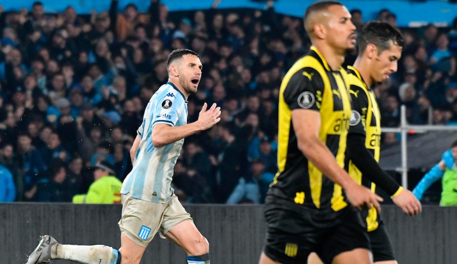 imagen de Racing le ganó un partido vibrante a Peñarol por 3-1 y avanzó a los cuartos de la Libertadores