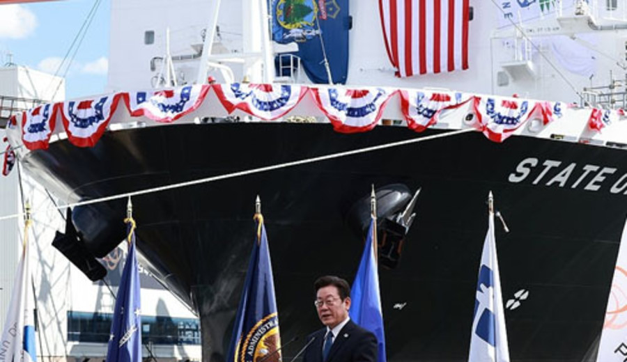 imagen de Lee promete apoyar los esfuerzos de EE. UU. para revitalizar su industria naval durante la visita a un astillero
