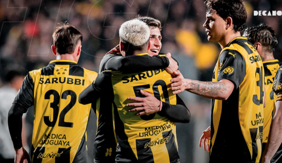 imagen de Peñarol le ganó 4-1 a Racing y sigue a tiro de Nacional en la Tabla Anual