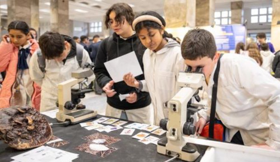 imagen de “Latitud Ciencias”, con actividades lúdico-educativas, en la Intendencia de Montevideo