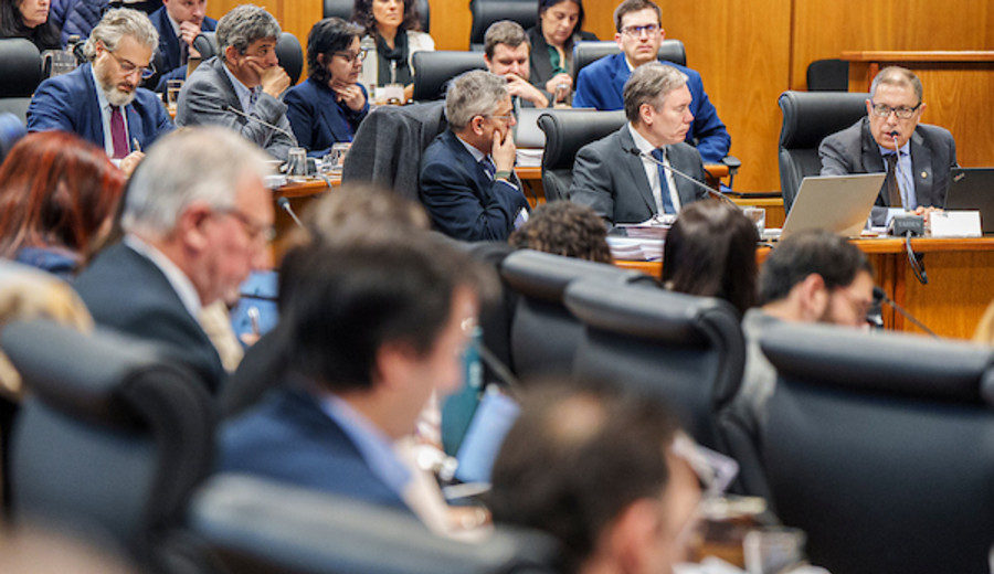 imagen de Oficialismo defiende Presupuesto “responsable", mientras oposición critica "incremento de impuestos"