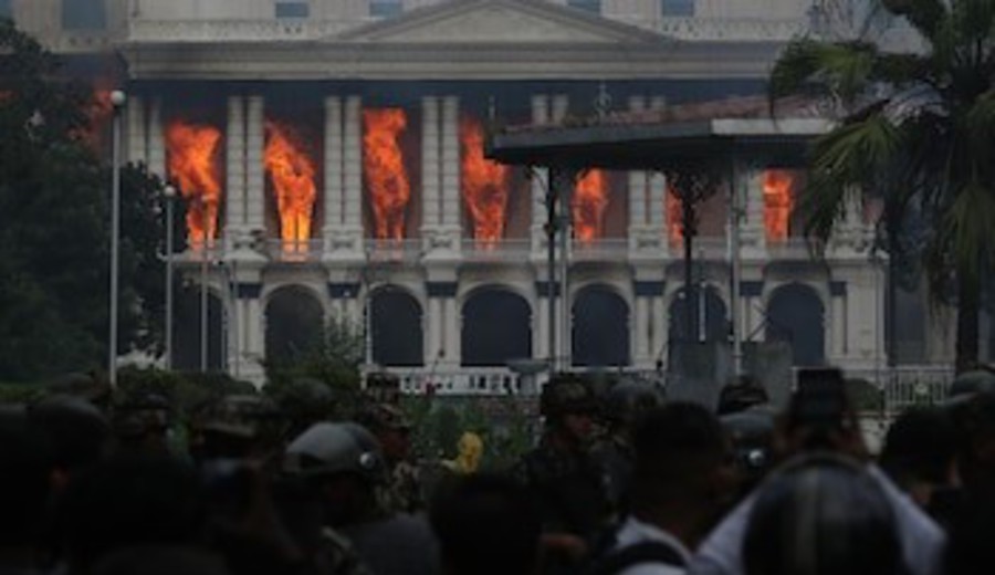 imagen de Las 48 horas que incendiaron Nepal: cronología del pandemonio que estalló por la prohibición de usar las redes sociales