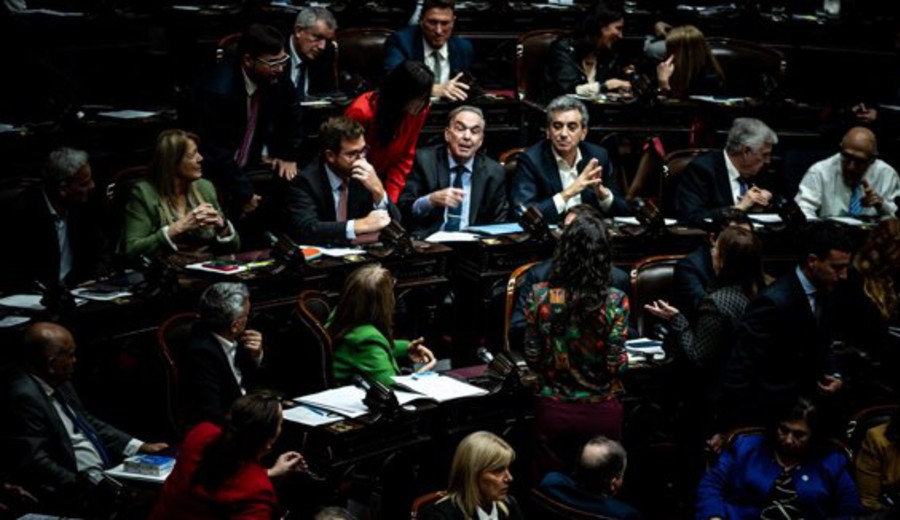 imagen de El Senado argentino rechaza el veto de Milei a la ley de traspaso de fondos estatales a las provincias