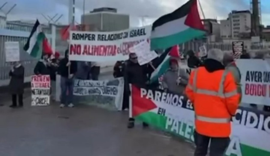 imagen de “Basta de vender carne al ejército que hambrea Gaza”: Bloquean puerto de Montevideo para evitar exportación a Israel