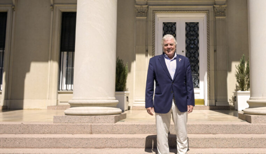 imagen de Lou Rinaldi, nuevo embajador de EE.UU en Uruguay, arribó con el objetivo de “trabajar para apoyar la democracia”