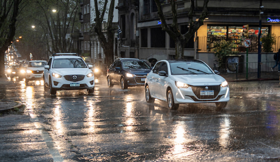imagen de “Tormentas fuertes y puntualmente muy fuertes” para sábado y domingo, según aviso de Inumet