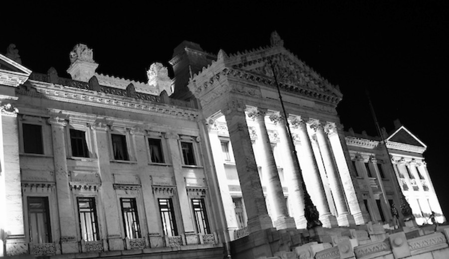 imagen de Con votos del Frente Amplio y del Partido Nacional, se votó en el Senado ley de ingresos y ascensos en intendencias