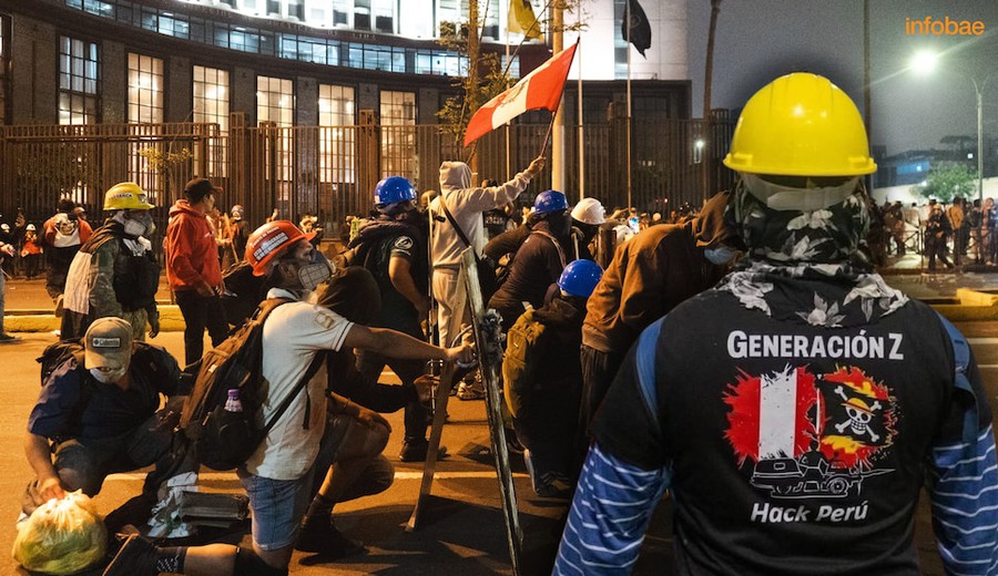 imagen de Perú: Un muerto y 100 heridos en una protesta masiva tras instalarse el nuevo gobierno
