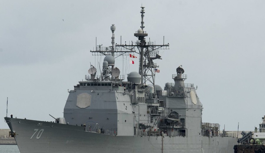 imagen de EEUU despliega el buque lanzamisiles USS Lake Erie para reforzar la seguridad en el caribe venezolano