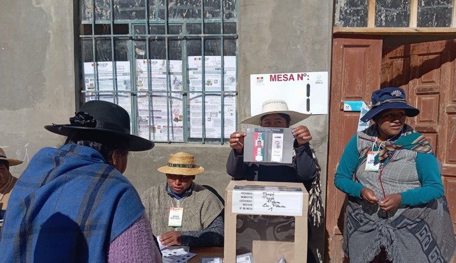 imagen de Termina sin incidentes la votación en la segunda vuelta de las presidenciales de Bolivia