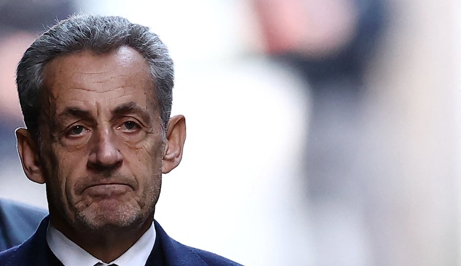 imagen de El ex presidente francés Nicolas Sarkozy ingresó a la cárcel para cumplir una condena de cinco años