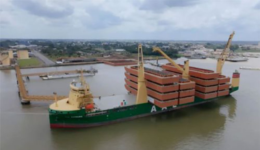 imagen de Brasil realiza una operación inédita de carga de barcazas que vendrán a Nueva Palmira
