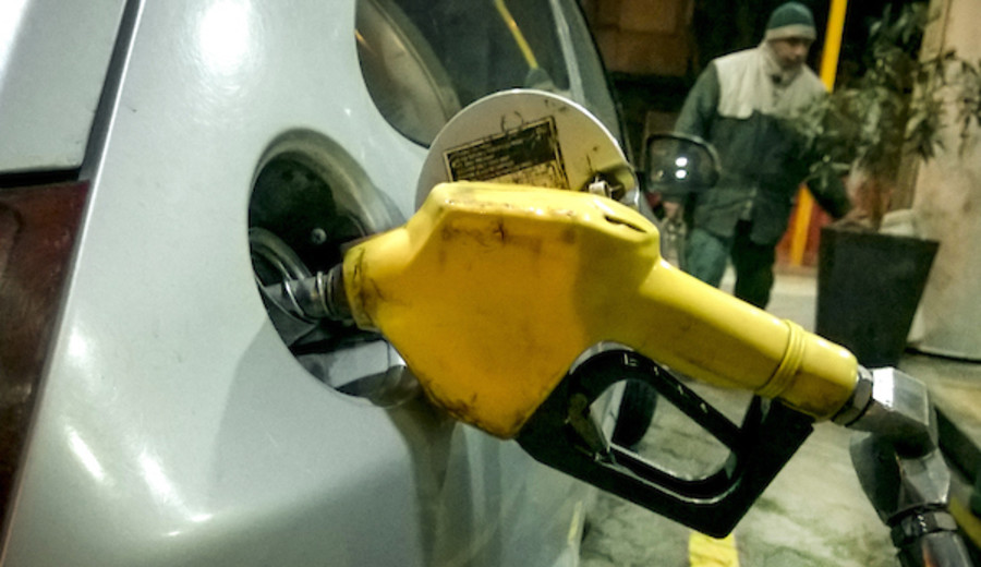 imagen de Combustibles: bajan las naftas y el gasoil y el supergás mantiene el precio; estarán vigentes hasta fin de año