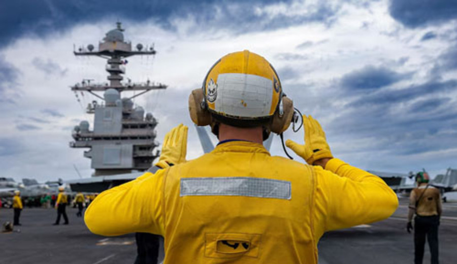 imagen de El USS Gerald R. Ford realizó maniobras de vuelo a bordo mientras se acerca al Caribe y las costas de Venezuela