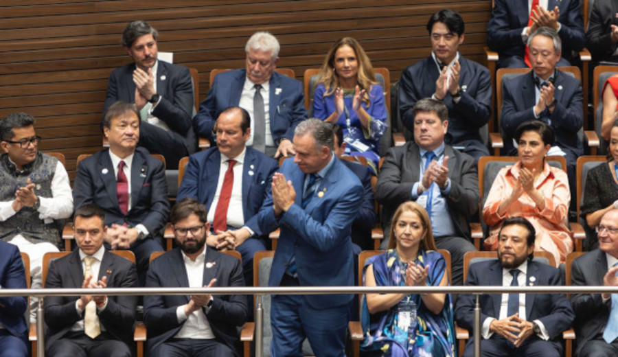 imagen de Con la presencia del presidente Yamandú Orsi, Rodrigo Paz asumió como nuevo mandatario de Bolivia