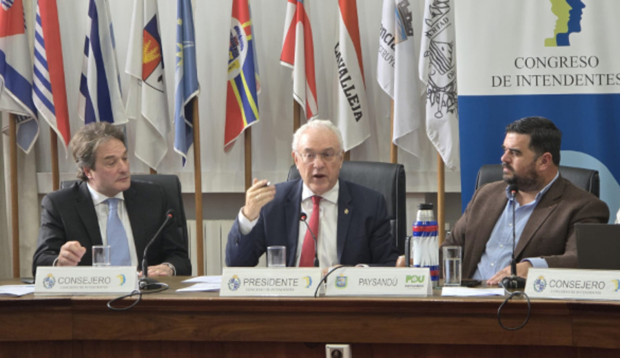imagen de Lubetkin ante Congreso de intendentes: "Nada de lo que hagamos en el exterior debe alejarse de la ciudadanía"