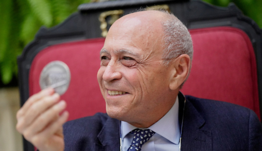 imagen de Henry Cohen recibe premio de la OEA por su aporte a la ciencia, tecnología e innovación