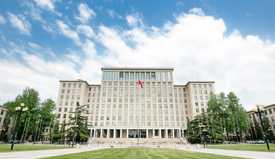 imagen de China: La Universidad de	Tsinghua registra más patentes IA que MIT, Stanford, Princeton y Harvard juntos?