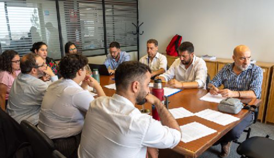 imagen de AEBU: Asamblea retoma definición