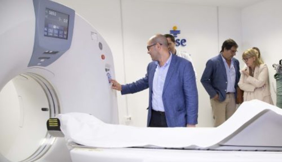 imagen de La ministra Lustemberg anunció que para 2027 todos los hospitales departamentales de ASSE tendrán su tomógrafo