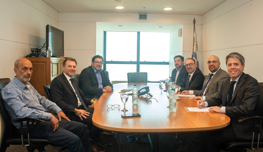 imagen de Hidrógeno Verde: Gobierno y empresa HIF firmaron memorando de entendimiento para instalación de planta en Paysandú