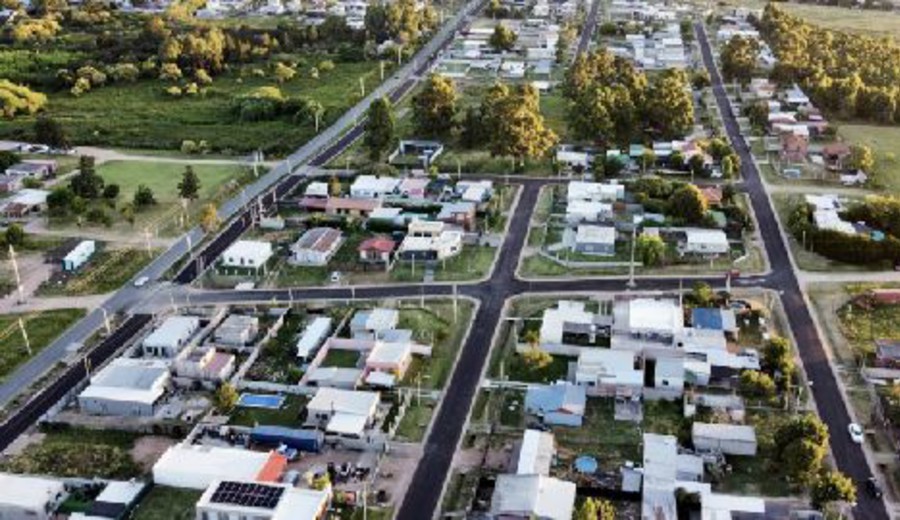 imagen de Cuarenta y cinco cuadras de pavimentación para barrio Colinas del Mirador de Las Piedras