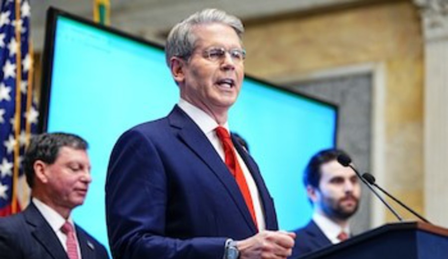 imagen de Scott Bessent anunció que Estados Unidos evalúa levantar sanciones a Venezuela para impulsar ventas de petróleo