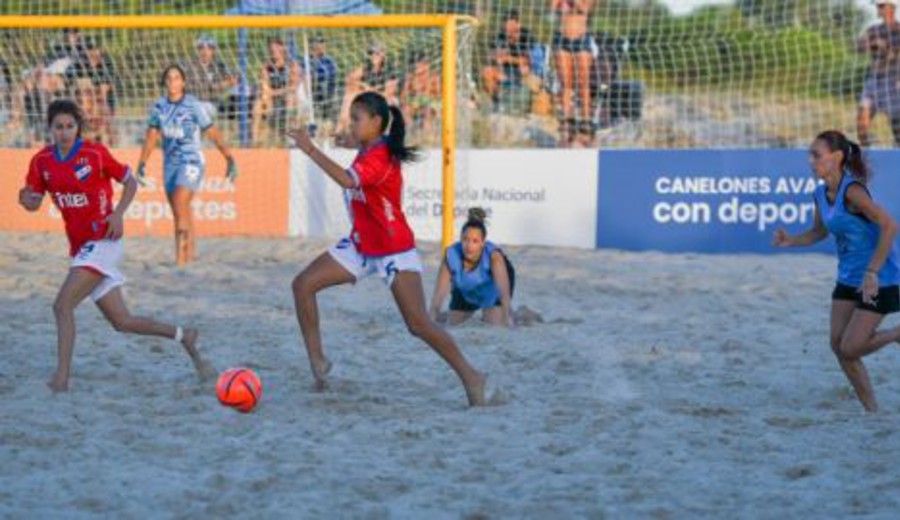 imagen de iM de Canelones inaugura estadio Arenas de Costa Azul