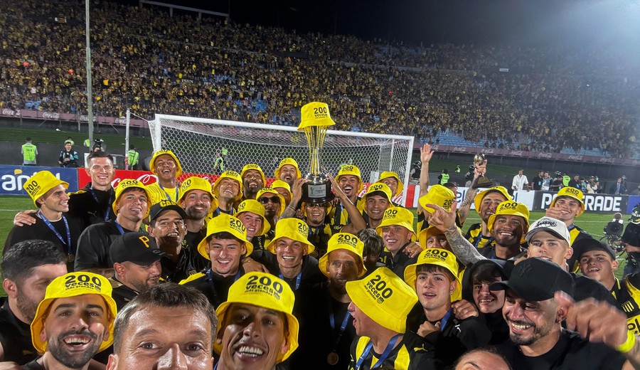 imagen de Peñarol se consagró campeón de la Supercopa tras derrotar a Nacional 4-2 por penales