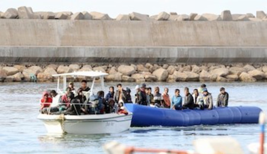 imagen de Más de 50 migrantes, incluidos dos bebés, dados por muertos o desaparecidos tras un hundimiento frente a Libia