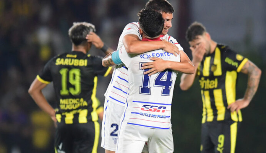 imagen de Central Español venció 2-1 a un Peñarol que dejó muchas dudas