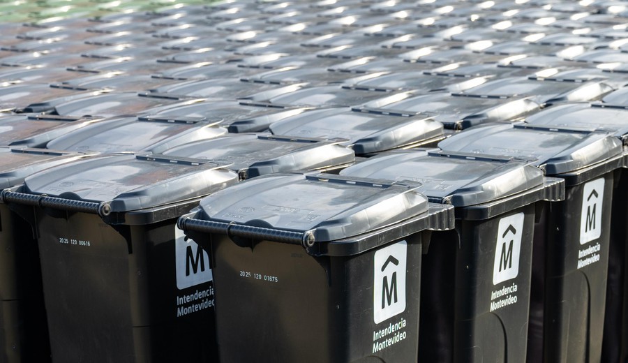 imagen de Montevideo: “La calle está más limpia”, dicen vecinos de barrios con nuevos contenedores de recolección de residuos