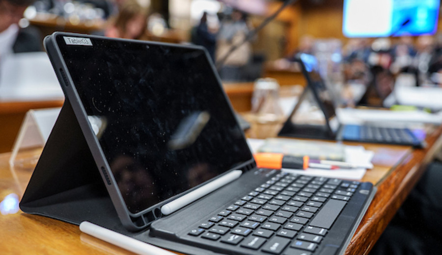 imagen de Cámara Uruguaya de Tecnología de la Información insistió ante el Parlamento en mejorar la competitividad del sector